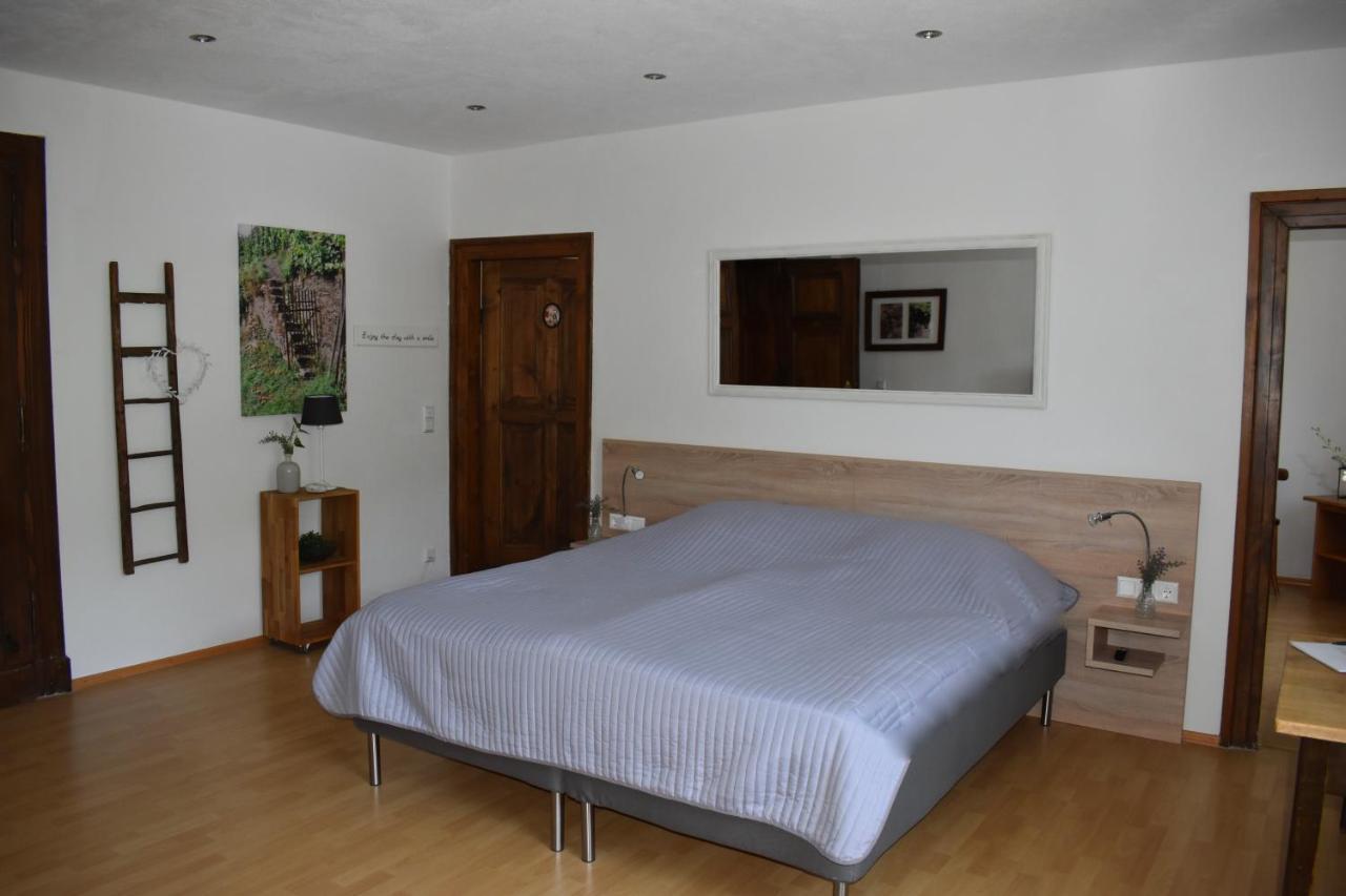 Landgasthof Zur Sonne Enkirch Exterior foto
