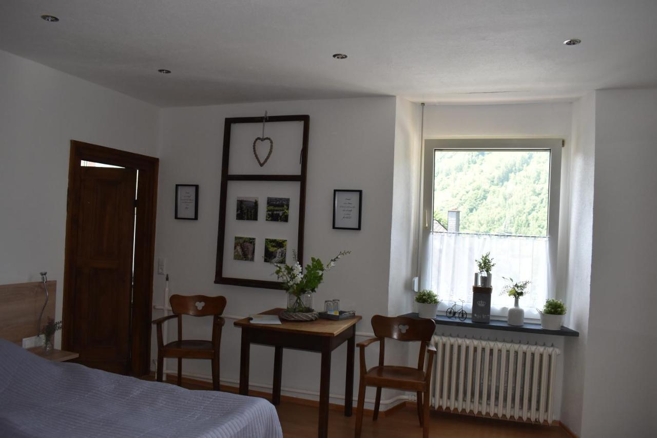 Landgasthof Zur Sonne Enkirch Exterior foto